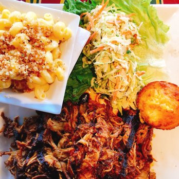 Cask'n Flagon - Barbeque Pulled Pork with Mac n Cheese and Coleslaw - Sports Bars Near Me - Boston, Massachusetts Cask'n Flagon - Barbeque Pulled Pork with Mac n Cheese and Coleslaw - Sports Bars Near Me - Boston, Massachusetts