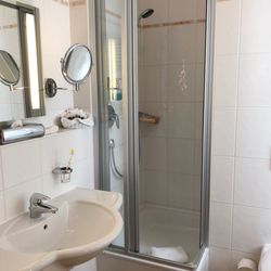 Hotel an der Oper - Room 73 is a single room / Einzelzimmer Nr. 73