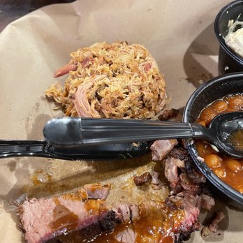 Mission BBQ - Beef brisket, pulled chicken.  You put your own sauce. - Barbeque Near Me - Orlando, Florida