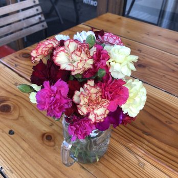 Grey Lady - beautiful flower decor - Seafood Near Me - New York, New York