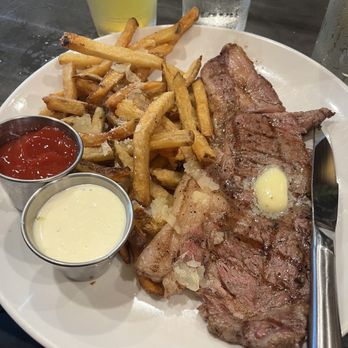 Legends Grille At Tryon International Equestrian Center - Steak Frites (truffle fries) 10/10 - New American Near Me - Mill Spring, North Carolina