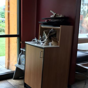 Taco Bell - Dirt Taco Bell. All trash cans were full and this one overflowing. Tables (all but 2) were dirty too. - Fast Food Near Me - Knoxville, Tennessee Taco Bell - Dirt Taco Bell. All trash cans were full and this one overflowing. Tables (all but 2) were dirty too. - Fast Food Near Me - Knoxville, Tennessee