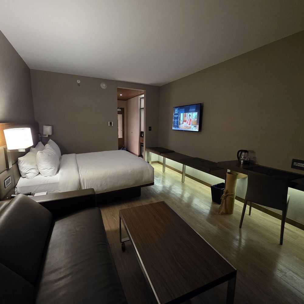 AC Hotel Phoenix Tempe/Downtown - King room - Hotels Near Me - Tempe, Arizona