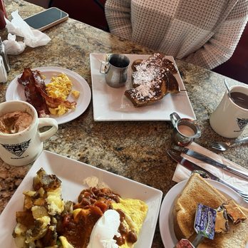 The Great Grill - Hot chocolate, Coffee, French Toast Hungry Man Omelette - Diners Near Me - Burbank, California The Great Grill - Hot chocolate, Coffee, French Toast Hungry Man Omelette - Diners Near Me - Burbank, California