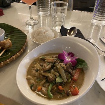 1618 Asian Fusion - Green Curry - Vietnamese Near Me - Austin, Texas