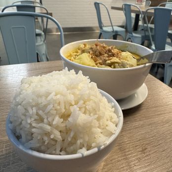 Blue Table Thai Cuisine - YELLOW CURRY - Thai Near Me - Bakersfield, California Blue Table Thai Cuisine - YELLOW CURRY - Thai Near Me - Bakersfield, California