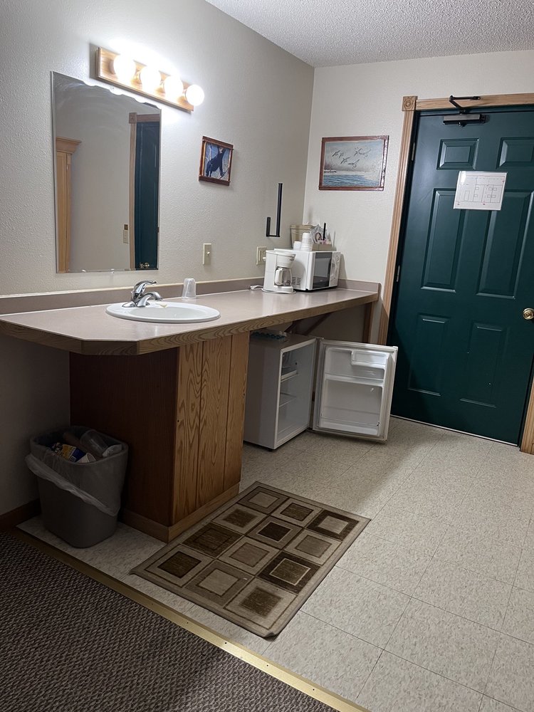 ANTLER LAKE STORE AND MOTEL Updated September 2024 51761 Scenic Hwy