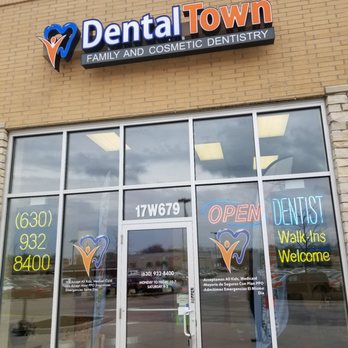 Dental Town Oakbrook - Oral Surgeons Near Me - Oakbrook Terrace, Illinois