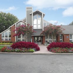 Broadmoor Apartments