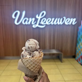 Van Leeuwen Ice Cream - Vegan V Banana Bread Pudding w/ Fudge Swirls - Ice Cream & Frozen Yogurt Near Me - Ardmore, Pennsylvania Van Leeuwen Ice Cream - Vegan V Banana Bread Pudding w/ Fudge Swirls - Ice Cream & Frozen Yogurt Near Me - Ardmore, Pennsylvania
