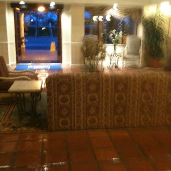 Best Western Plus Carpinteria Inn - Lobby - Hotels Near Me - Carpinteria, California