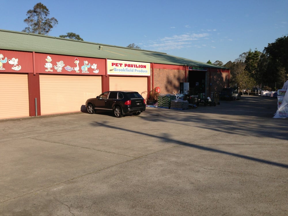 BROOKFIELD PRODUCE & PET PAVILLION Updated July 2024 612 Brookfield