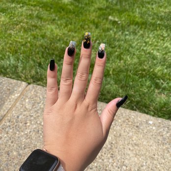 Classique Nails and Spa - dip ombree design - Nail Salons Near Me - Louisville, Kentucky