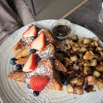 Piazza Messina - French toast with potatoes - Venues & Event Spaces Near Me - Cottleville, Missouri