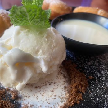Hoshi & Sushi - 5 Thai Donuts - Sushi Bars Near Me - Hollywood, Florida