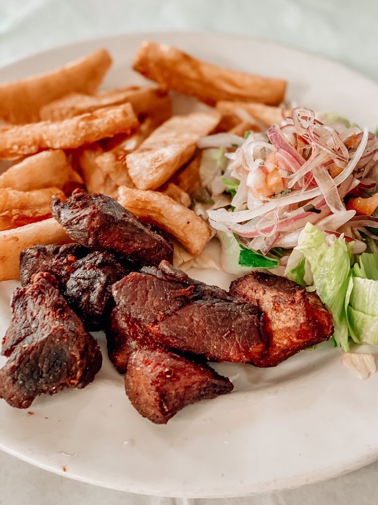 El Puerto Restaurant & Grill
