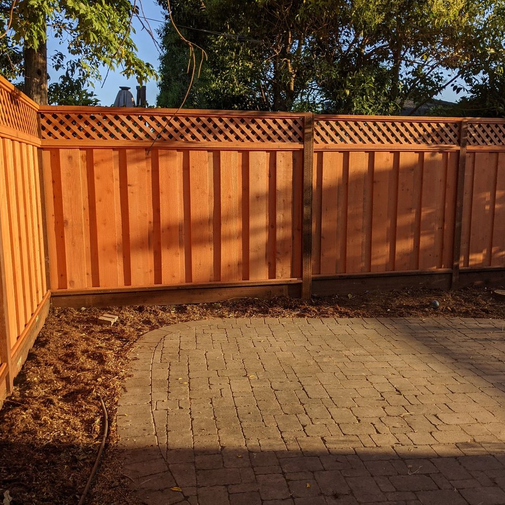 FenceMaster - 6' friendly neighbor redwood fence with 1' lattice. - Fences & Gates Near Me - San Carlos, California FenceMaster - 6' friendly neighbor redwood fence with 1' lattice. - Fences & Gates Near Me - San Carlos, California