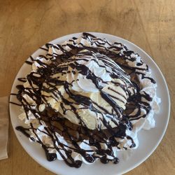 Portland Pie - Windham - The Giant Chocolate Chip Cookie with ice cream
