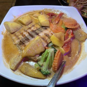 Bangkok @12 Thai Restaurant - Mango Curry with salmon - Thai Near Me - Sacramento, California Bangkok @12 Thai Restaurant - Mango Curry with salmon - Thai Near Me - Sacramento, California