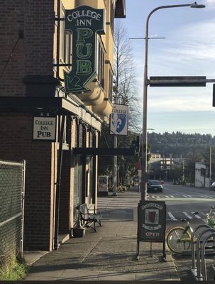 College Inn Pub by null