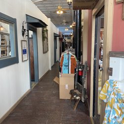 The Rusty Hinge Boutique - There are several shops inside - mostly vintage/ antiques