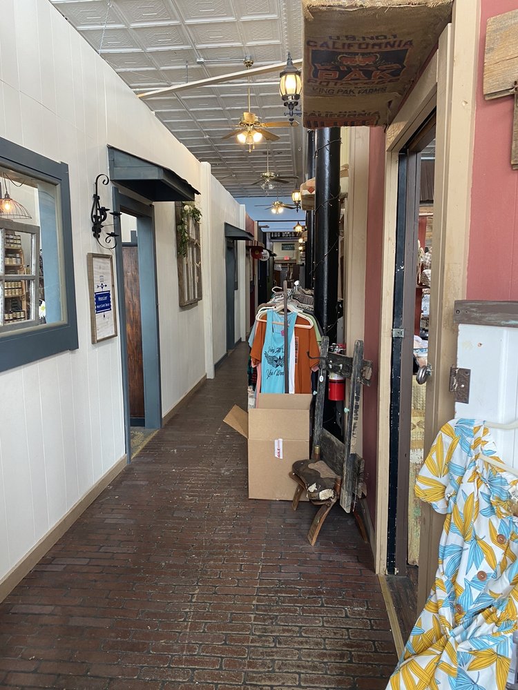 THE RUSTY HINGE BOUTIQUE 114 W State St, Pendleton, IN Yelp