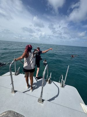 Captain's Corner Dive Center by null