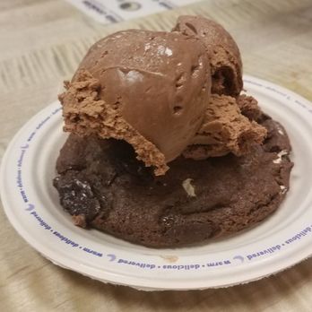 Insomnia Cookies - Smores cookie with chocolate ice cream - Desserts Near Me - Norfolk, Virginia Insomnia Cookies - Smores cookie with chocolate ice cream - Desserts Near Me - Norfolk, Virginia