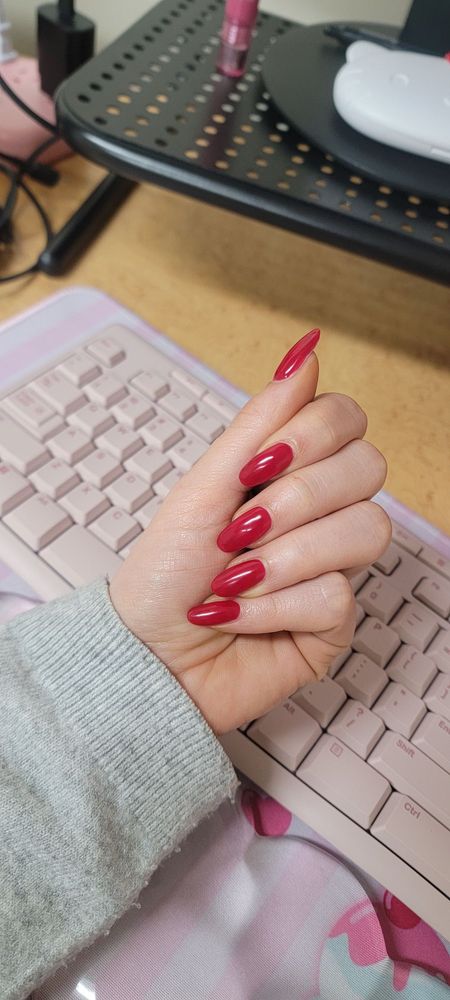 Belmont Nails Logo