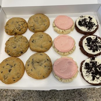 Cookie Friday - Oatmeal Chocolate Chip, Chocolate Chip, Strawberry Lemonade and Cookies Cream Cookies - Desserts Near Me - Henderson, Nevada Cookie Friday - Oatmeal Chocolate Chip, Chocolate Chip, Strawberry Lemonade and Cookies Cream Cookies - Desserts Near Me - Henderson, Nevada