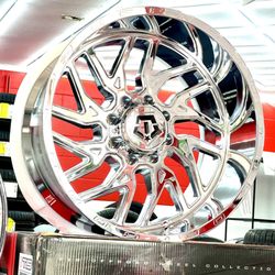 Pristine Wheels & Tires