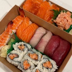 Tori To Sakana - Sushi box
