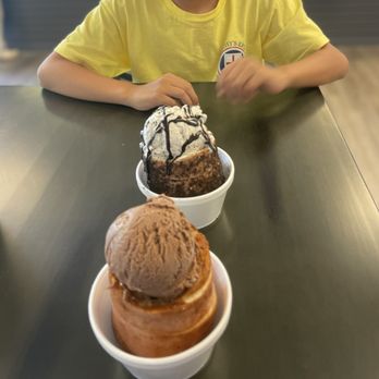 Twisted Sweets and Savory - Chimney cups with ice cream - Chimney Cakes Near Me - Herndon, Virginia Twisted Sweets and Savory - Chimney cups with ice cream - Chimney Cakes Near Me - Herndon, Virginia