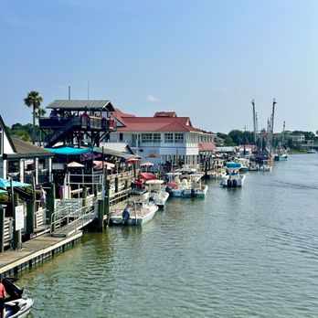 Tavern & Table - New American Near Me - Mt. Pleasant, South Carolina