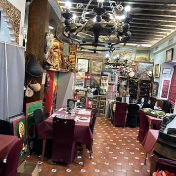 Lo Nuestro - Interior - Spanish Near Me - Toledo, TO