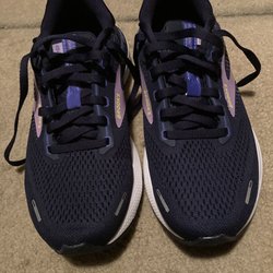 Ryan’s Sport Shop - My wife's new Brooks Adrenaline GTS 22