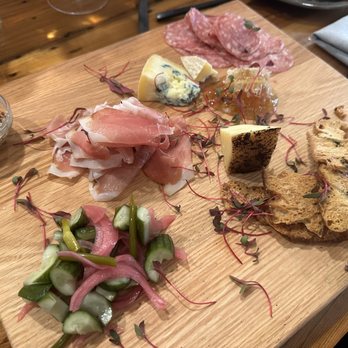 Wander at LongWoods - Farmer's Board 2 meats, 2 cheeses, honeycomb, farmhouse bread, pickles - Desserts Near Me - Cumberland Center, Maine