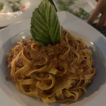 Amor Di Pasta - Fettuccine Bolognese - Pizza Near Me - Miami, Florida Amor Di Pasta - Fettuccine Bolognese - Pizza Near Me - Miami, Florida