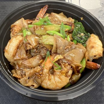 Kra-Pow Thai Eatery - Pad See Ew with Shrimp - Thai Near Me - Stanton, California
