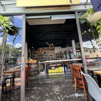 Bottleheads - Wine Tasting Room Near Me - Kailua, Hawaii