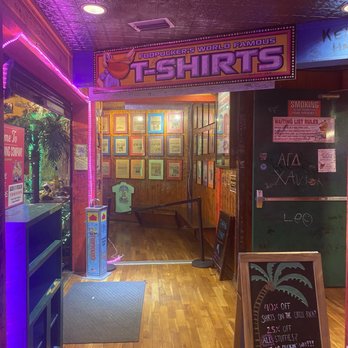 Fudpucker's - Interior - Seafood Near Me - Destin, Florida
