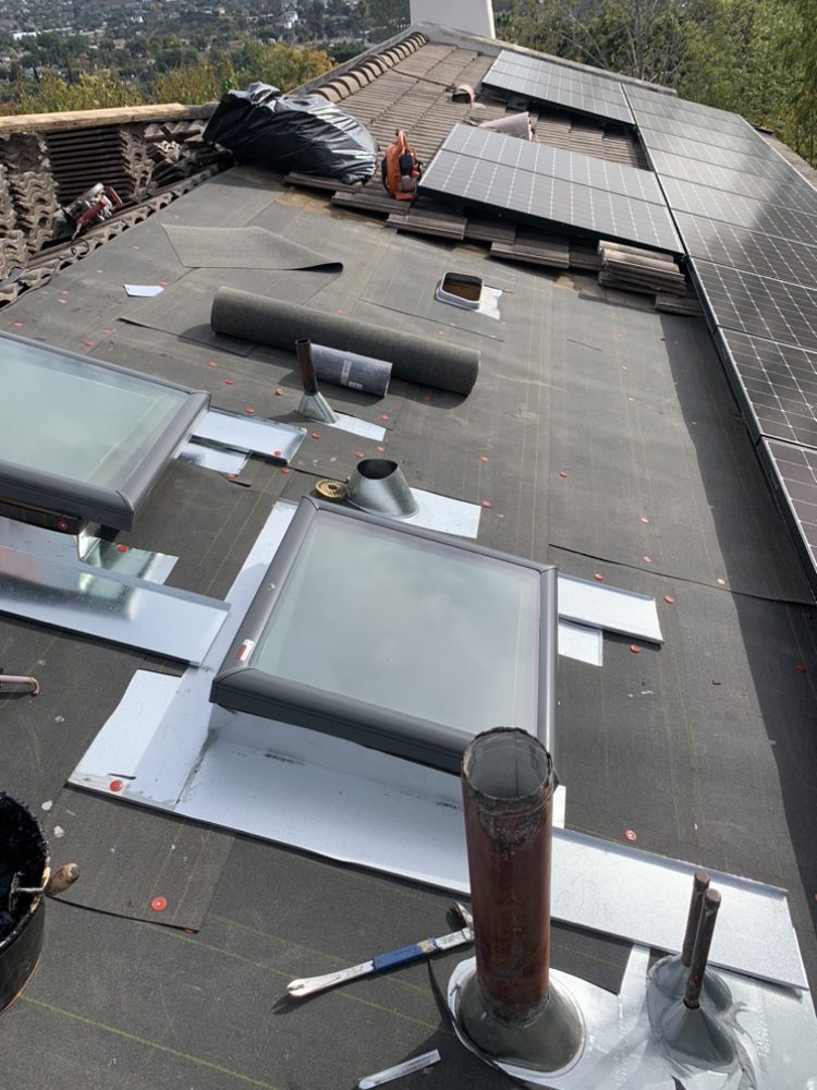 Slide of Aqua MG Roofing and Painting