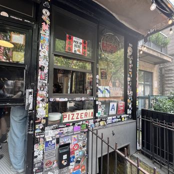 L'industrie Pizzeria - Pizza Near Me - Brooklyn, New York L'industrie Pizzeria - Pizza Near Me - Brooklyn, New York