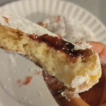 Dottie's Donuts - Powdered jelly donut - Cafes Near Me - Philadelphia, Pennsylvania