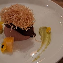 Pure Wine & Food - Schokoladen Bombe Glacée, Pistazie, Kataifi, Mandarine / Chocolate bombe glacée, pistachio, kataifi (almond walnut pastry). 2025 01 21. M0.