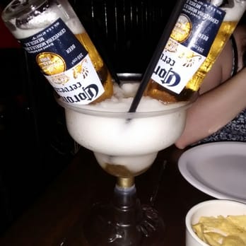 Taco Box - Frozen margarita con Coronas - Mexican Near Me - Olivos, B