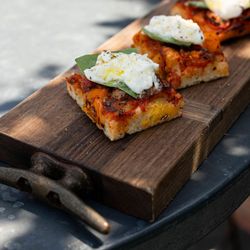 Zinqué - Burrata Pizza Bites