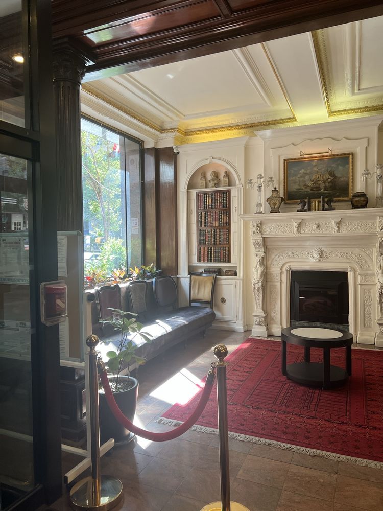 Night Hotel Broadway