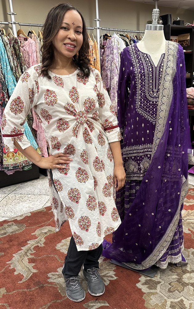 The Mall at Oak Tree