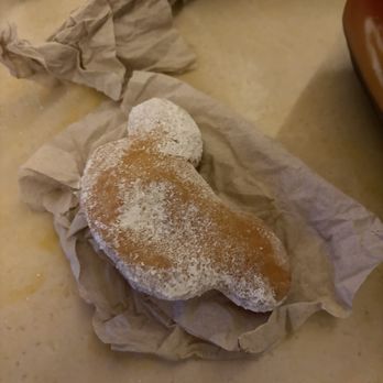 Mint Julep Bar - Mickey-shaped Beignets - 6 Pack - Donuts Near Me - Anaheim, California Mint Julep Bar - Mickey-shaped Beignets - 6 Pack - Donuts Near Me - Anaheim, California